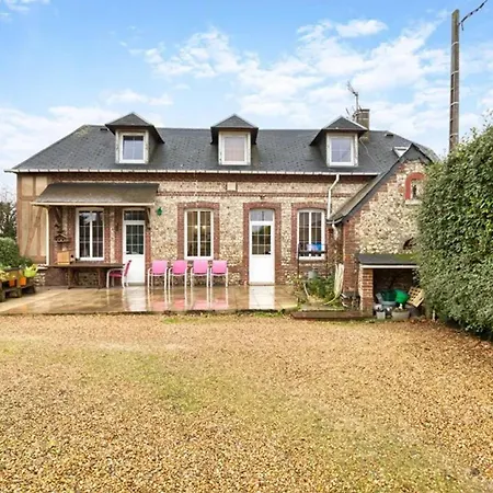 Holiday home Maison Charmante A Saint-leonard *